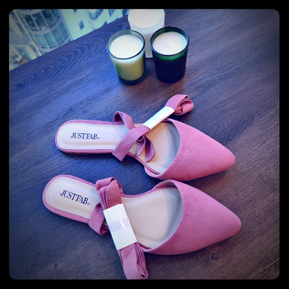 Women pink flat